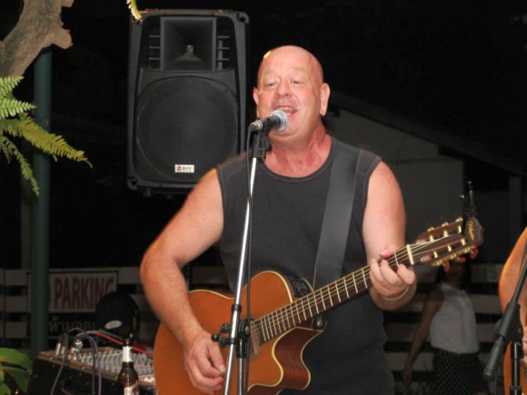 Toni Putrino singing at Yummy Pizza. Toni Putrino singing at Yummy Pizza.